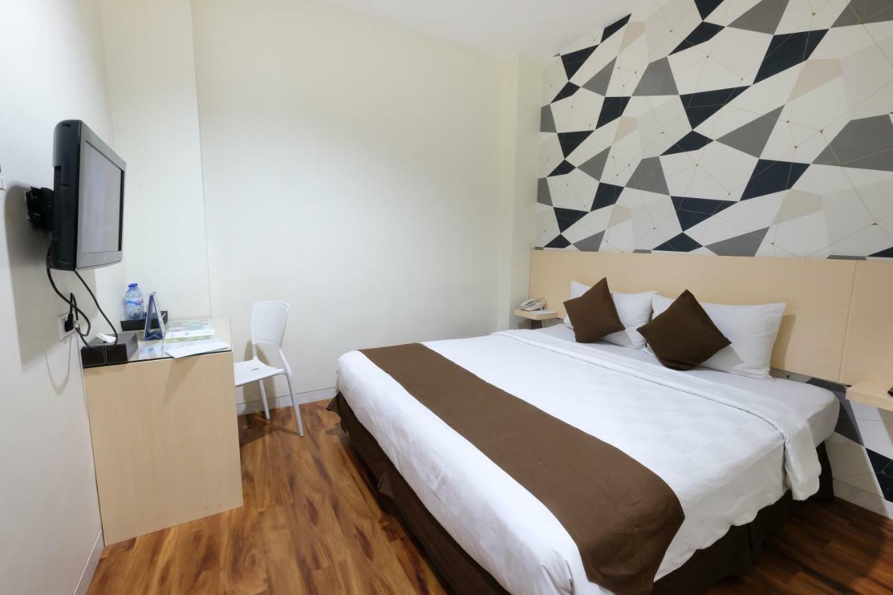 Hotel 88 Mangga Besar Raya 120 Jakarta By Wh Eksteriør billede